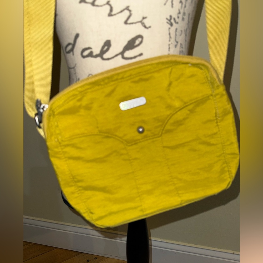 Baggallini Mustard Yellow Crossbody Bag - Picture 2 of 12